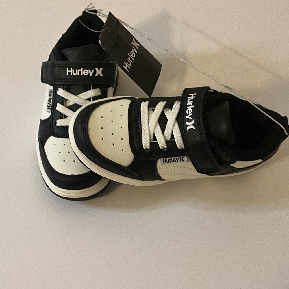 Hurley Kids Sneakers in Black and White